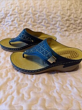 Source Unknown Blue Rhinestone Wedge Thong Sandals
